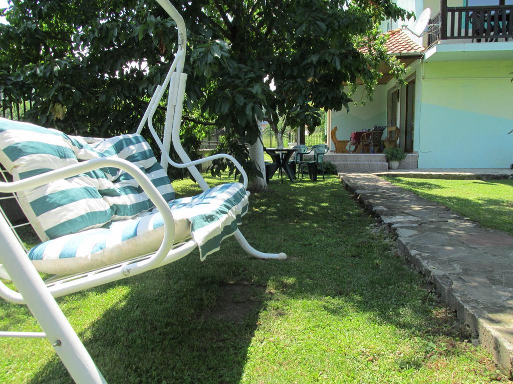 Pri Orehite Guesthouse Όρεσακ Εξωτερικό φωτογραφία